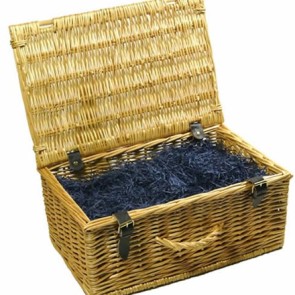 18" Traditional wicker hamper (up to 24 items)